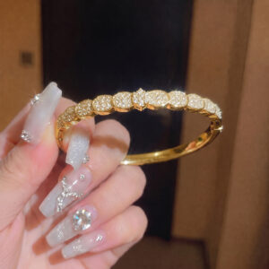 New Arrival Zircon Bangle For Women, Luxury High Sense Unique Commute Wrist Bracelet Trendy European American Jewelry Wholesale