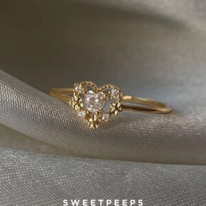 Womens French-Style Vintage Heart-Shaped Diamond Ring