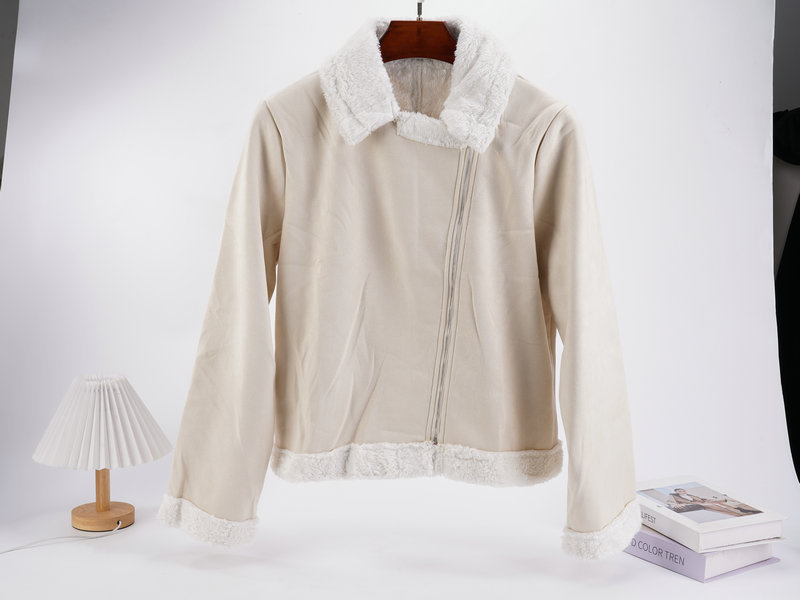 Winter Cotton Jacket With A Slanted Zipper And Thick Fur Lining - Image 6